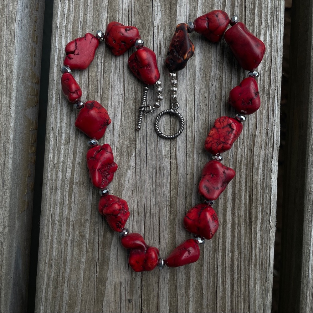 Chic Red Stone Necklace